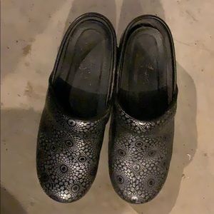 Dansko size 37